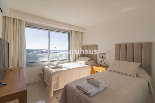 Alquiler Apartamento Tres Dormitorios Punta Del Este Edificio Look Brava