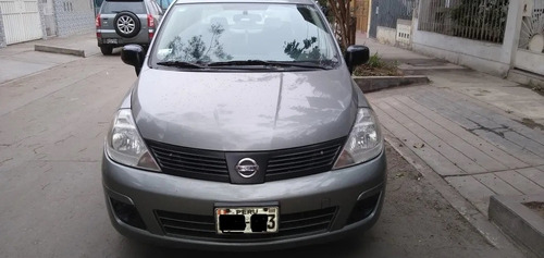 Nissan Tiida Sedan