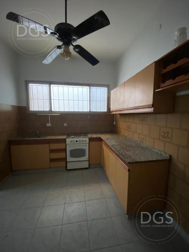 Imagen 7 de 30 de ¡oportunidad! Hermosa Casa De 4 Ambientes Con Cochera Y Fondo Libre - Banfield Este
