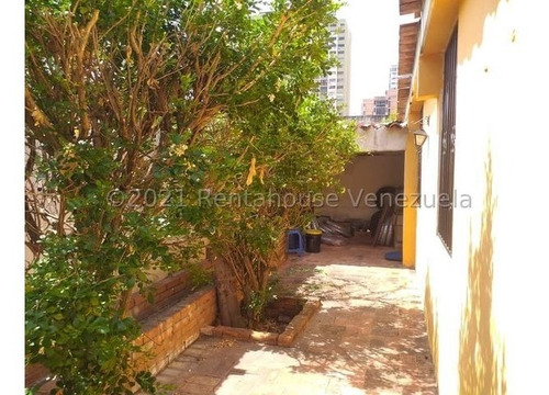 Imagen 16 de 30 de Casa En Venta En Barquisimeto. Zona Centro, Selena Pacheco Tlf. 04245197639. Cód. 21-19623. Lara, Venezuela