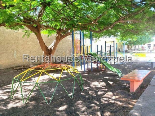 Manuel Perez Alquila Town House En Caminos De Tarabana, Cabudare 25-9980