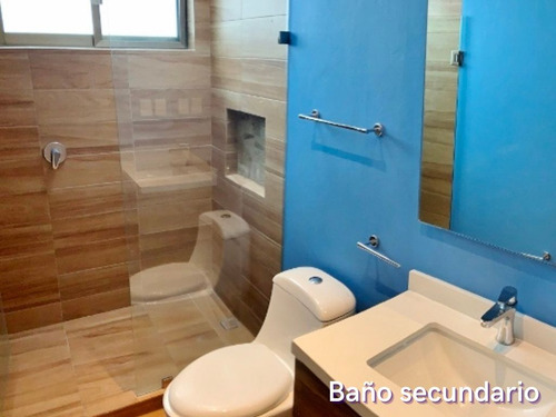 Venta De Casa En Condado Del Valle Metepec, 4 Rec.