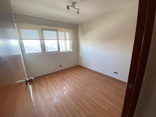 Imagen 7 de 15 de Iluminado Departamento En Arriendo