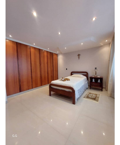 Casa En Venta: Urb. Los Castores, San Antonio De Los Altos.