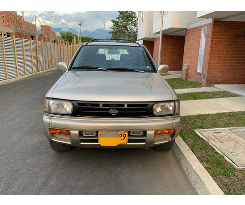 Nissan Pathfinder 1998 3.3 R50 Std