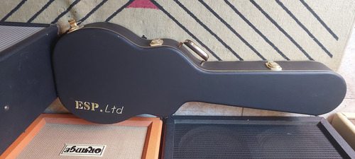 Guitarra Esp Ltd Ec-1000 Deluxe Com Case (seymour Duncan) Destro Preto Madeira De Bordo (Usado)