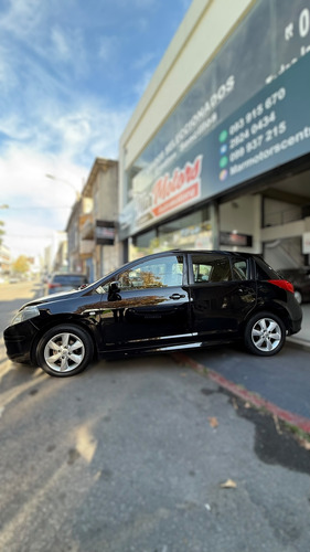 Nissan tiida hb 1.8 Premium Mt