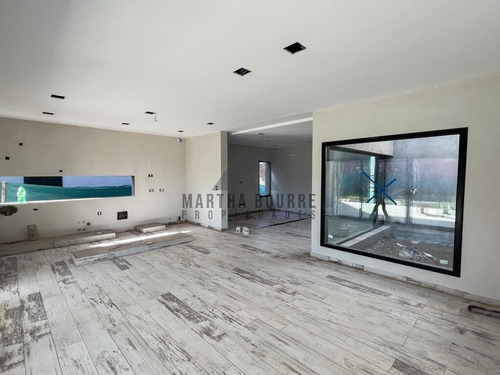 Casa En Venta En Barrio Privado Santo Tomas, G.b.a. Zona Norte