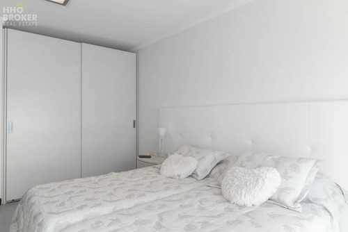 Apartamento En Venta De 3 Dormitorios, Torre Lobos, Punta Del Este, Playa Brava.