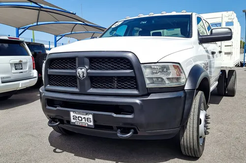 Dodge Ram 4500 Doble Cabina/caja Redilas 2016