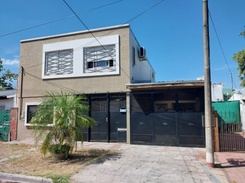 Casa Multifamiliar En Venta, Jacarandá 1280, Villa Udaondo, Ituzaingó