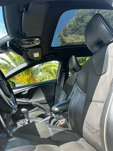 Volvo V40 T4 Mec R-desing