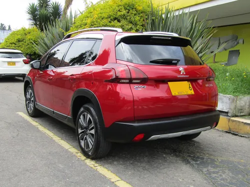 Peugeot 2008 1.2 Francesa Allure Mt
