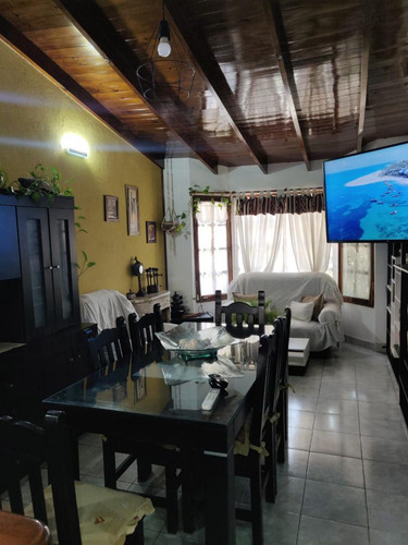 Casa De 3 Ambientes En El Palomar Cochera Fondo Ficha 9943