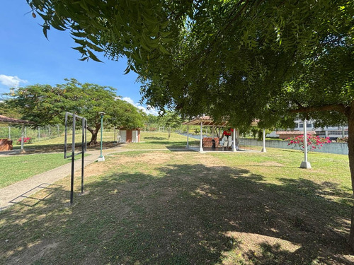 Ji 25-11760. En Venta Lindo Town House De 125m2, Ubicado En Terrazas De Buenaventura. Guatire.