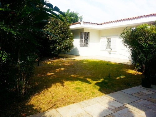 Imagem 16 de 17 de Casa Térrea, 4 Dormitórios - Reo95333