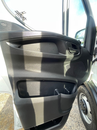 Iveco Daily 35-150 Ano 2022 Único Dono Carroceria De Ferro