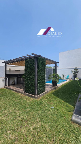 Venta Casa En Palmares Residencial Carretera Nacional En Zona Sur De Monterrey - Jardín Con Alberca