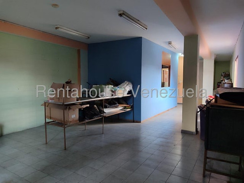 Ab Vende Local Comercial Ubicado A Pie De Calle En El Corazón Del Centro Comercial De Guacara.