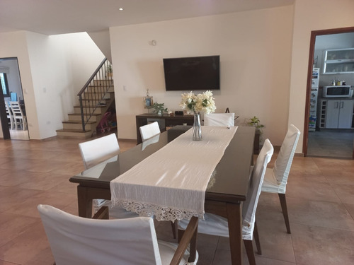 Hermosa Y Moderna Casa En Venta, Marcos Paz