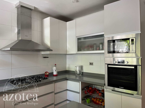 Casa En Pleno Barrio El Golf, Comisión 1% (108332)