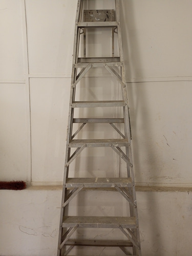 Escalera De Aluminio 8 Peldaños 