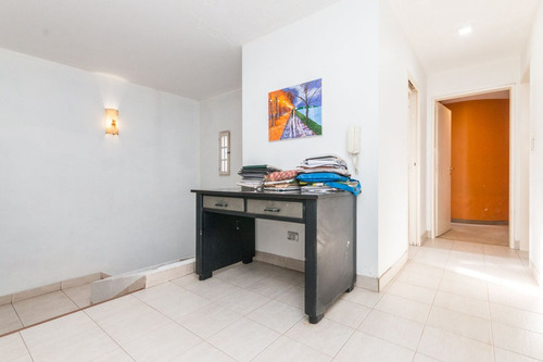 Venta Casa 5 Ambientes, Cochera, Gran Parque.