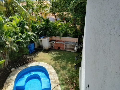 Villa Semi Amueblada En Venta En Metro Country Club