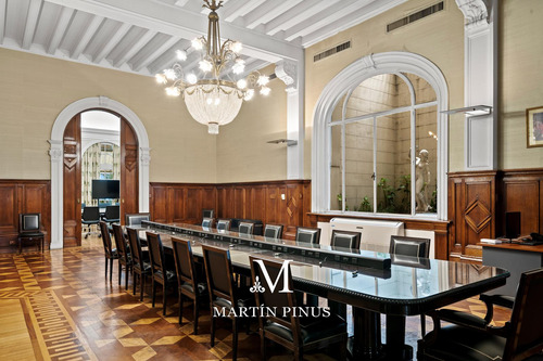 Edificio Estilo Francés De Categoría De 5 Pisos Para Oficinas Corporativas, Embajadas, Petit Hotel