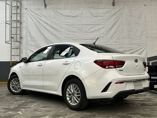 Kia Rio 1.6 Sedan LX At