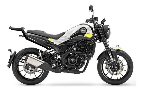 Imagen 14 de 19 de Benelli Leoncino 250