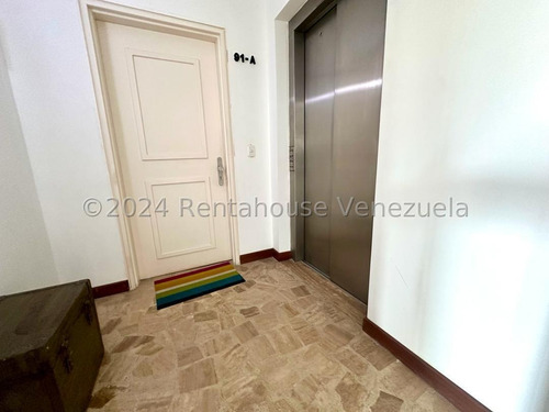 Sofisticado, Lujoso Y Bien Equipado Espectaculo De Departamento En Una Zona Inmejorable - Lomas De Las Mercedes // Luis Gomez // Mls #25-2581