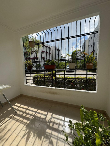 Vendo Apartamento En Residencial Juan Rafael Sur.