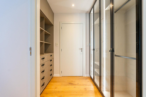 Departamento En Venta, Piso Exclusivo De 3 Dormitorios, Moreno 500 En Zona Rio, Centro De Rosario