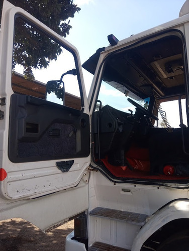 Imagem 11 de 15 de Scania R 113, 4x2, 360 Cv, 1993/1994, Branco, Frontal