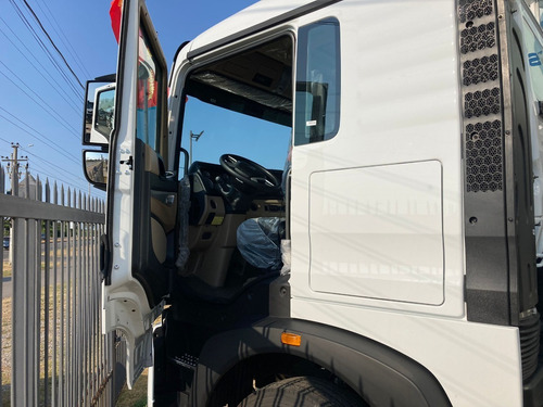 Imagen 21 de 23 de Camion Sinotruk Howo T5g 280 Hp Tractor
