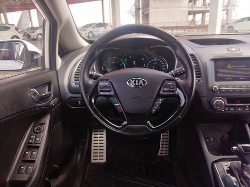 Imagen 11 de 14 de Kia Forte Hb 2018 5p Sx, Ta6, Piel, Qc, Ra-17