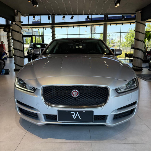 Jaguar XE 2.0 Se 240cv