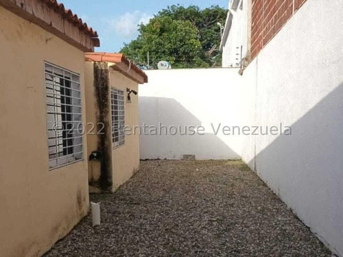 Imagen 8 de 30 de !!sp!! Casa En Venta Villas De Yara Barquisimeto Lara, Venezuela. Selena Pacheco, Contacto 0424-5197639. Cod. Flex # 23-10392 $ 11000 3 Dormitorios 2 Baños 200 M²
