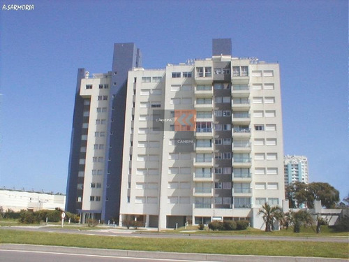 Zona Conrad, A 2 Cuadras Playa Mansa ,sobre Boulevard Artigas- Ref: 8474
