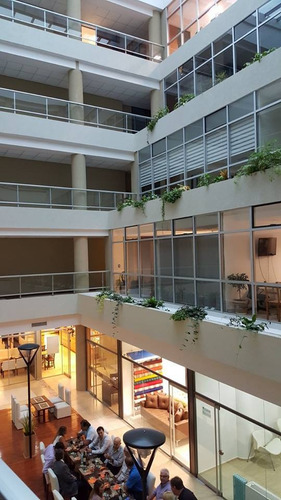Luminosa Oficina En Venta, En Amaneceres Office, Canning