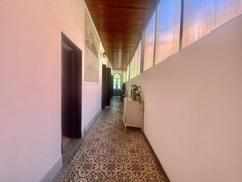 Venta Casa 2 Dormitorios Con Garage Y Jardin En Monte Castro-para Reciclar