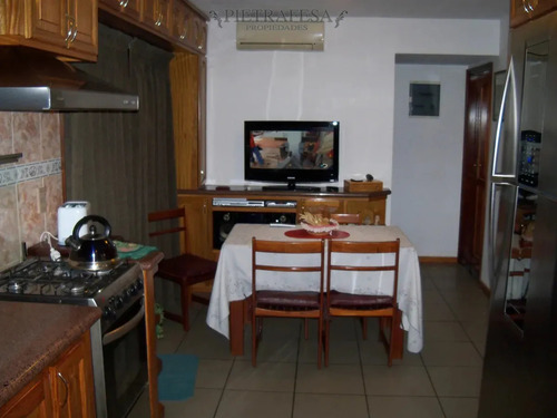 Casa En Venta Con Piscina, 3 Dorm, 4 Baños, Garaje-colón