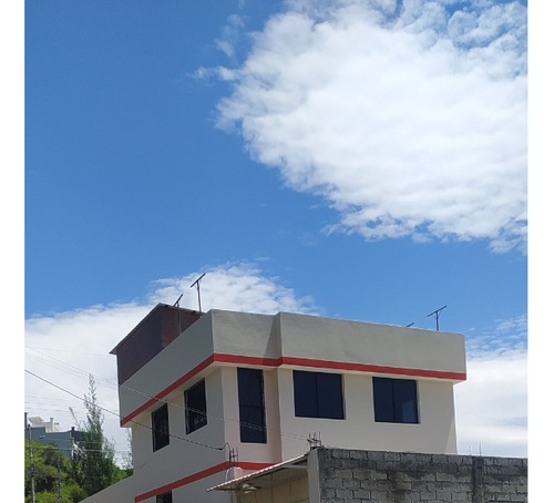Vendo O Cambio Casa Cerca A La Autopista Rumiñahui Esquinera Dos Pisos En Terreno Esquinero