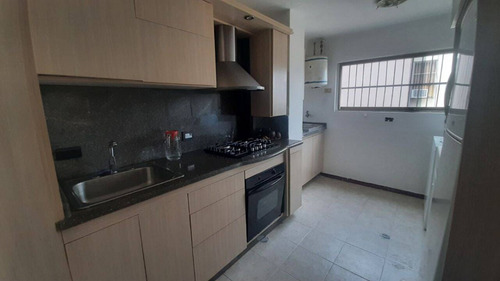 Imagen 12 de 13 de 141284 Cómodo Y Amplio Apartamento En Venta En Las Quintas Naguanagua - Carmen María González 0412.4359728
