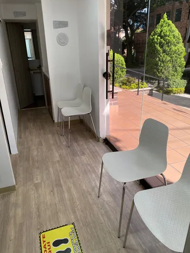 Se Vende Local Con Consultorios U Oficinas En Conquistadores