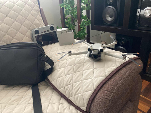 Drone Dji Mini 3 Pro Y Accesorios Fly More