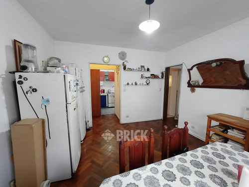 Hipolito Yrigoyen Al 2900 - Impecable Todo Sol Todo Externo