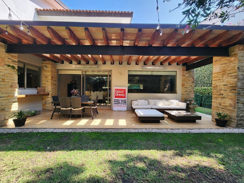 Imagen 2 de 19 de Bonita Casa En Venta En Fraccionamiento Hacienda Santa Fe