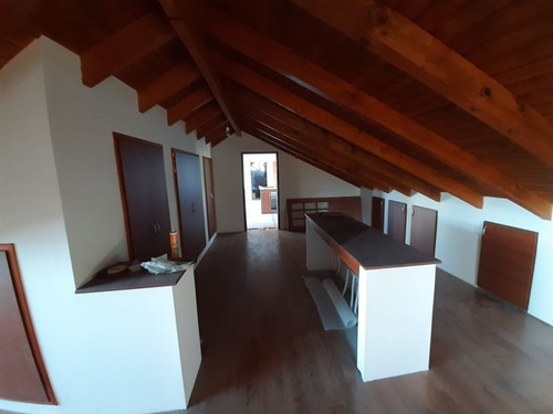 Imagen 16 de 17 de Ideal Hostel/hosteria 5 Dorm Vista Al Lago Jardin